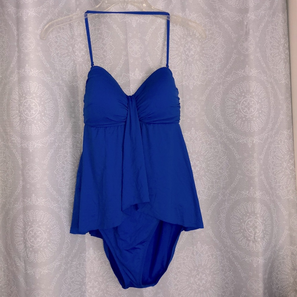 Royal blue La Blanca one-piece bathing suit, w/built-in cups and skirt. Size 12